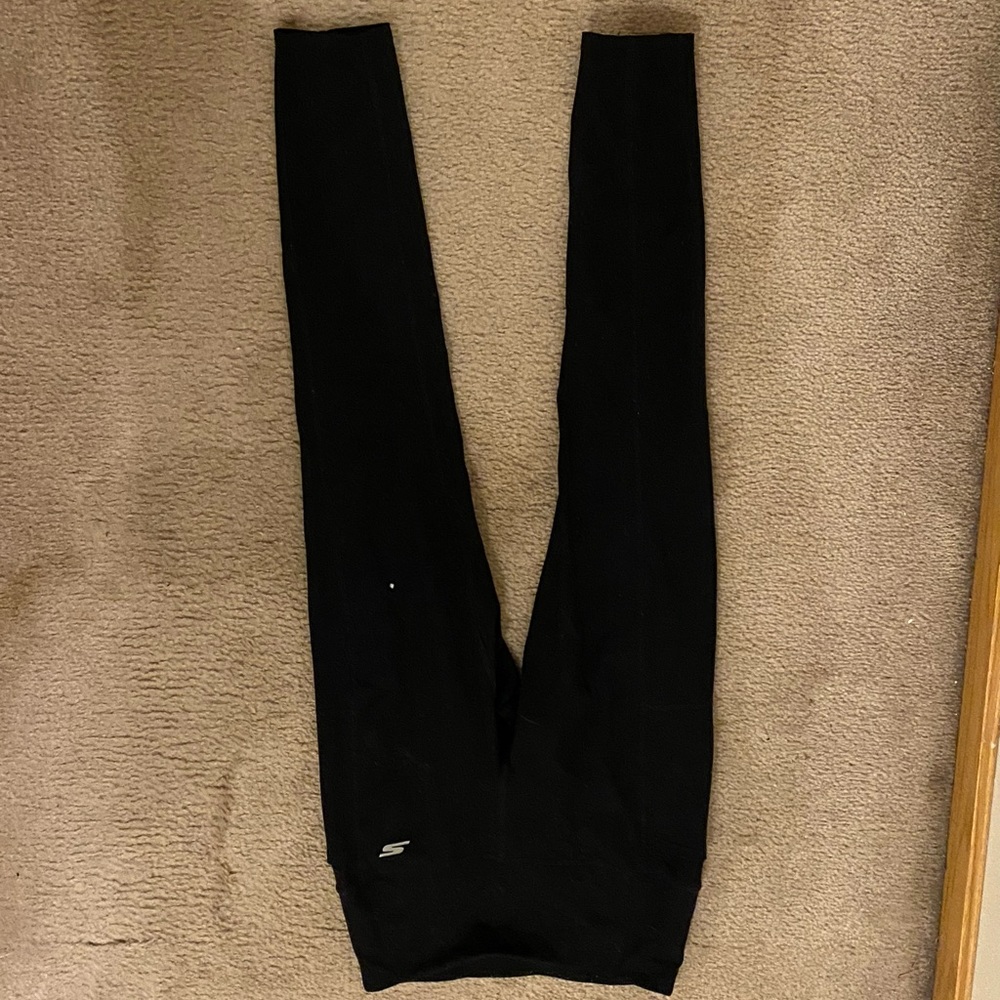 Skechers leggings with cell phone pocket